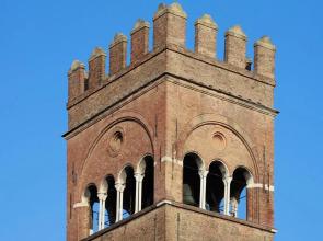 Casa Isolani Piazza Maggiore 1.0