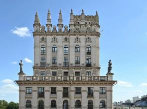 Apartments in the tower on Kirova street 1