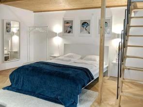 12 min to the City Center! Designer Apartment