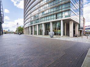 Stunning Spacious 3 Bed Apartment