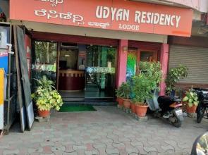 I-ROOMZ Udhyan Residency