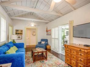 Brennecke's Beach Cottage 2 Bedroom Home by Redawning