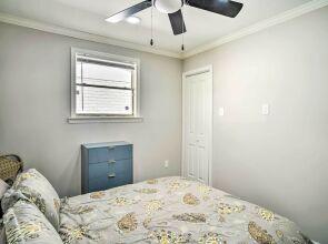 'blue Cottage in the Bayou' w/ Private Yard!