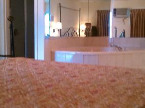 Americana Inn Farmingdale