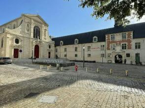 Le Charmant Cr Neau Basilique