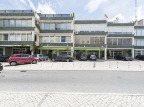 Elegant and Bright Apt Estoril by LCH