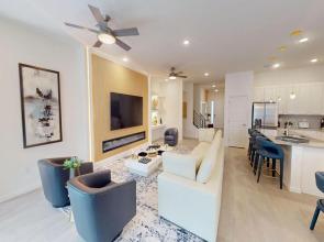 Bernie Pool Home 8 BED