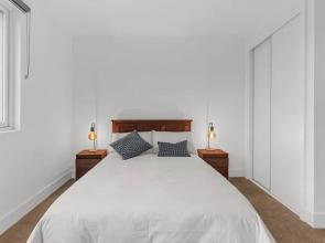 London - 1 Bed Apartment - Sleeps 2 - Long Stays