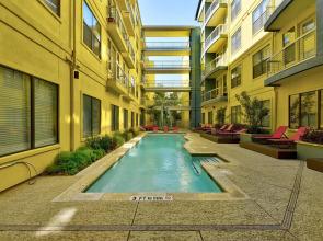 Hip Downtown Suite by AustinStays