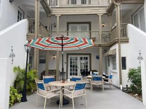 Ask Me Inn Ft. Lauderdale Beach