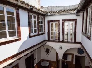 Hotel Carlos V by Viverestays