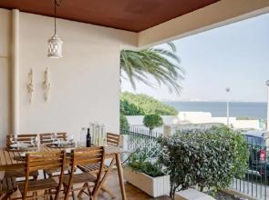 WOW View with Terrace and WiFi, 100m to Beach, 10 min to City