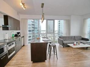 Pinnacle Suites - Luxurious Downtown Suite