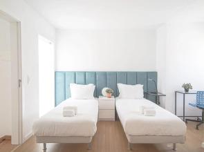 Baixa chiado 2 bedroom duplex apt with elevator