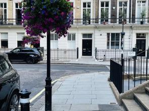 Impeccable 2-bed Apartment in London