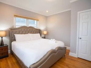 Central Boston 5 Bed 2 Bath North End-sleeps 10