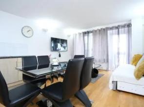 Gorgeous 2 Bathroom Woolwich