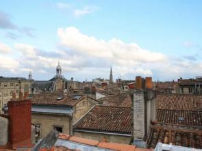 Comfy Attic Apartment Near Grand Théâtre