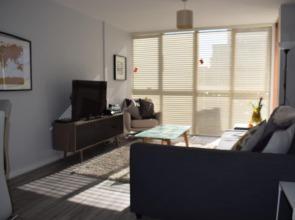 Stylish 3-Bed Penthouse In Silicon Docks