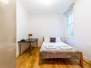 Comfortable Liverpool Street Home by Shoreditch