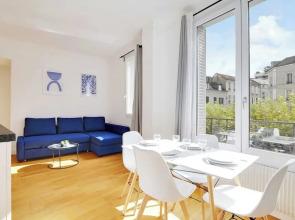 Cozy Apartment 2bdr/5p - in the Heart of Suresnes