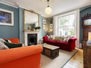 Veeve  Georgian Townhouse 3 Bed 2 Bath St Peter S St Islington