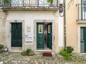 Cozy Alfama Haven: Perfect For Exploring Lisbon