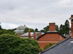 3 Bedroom Cottage Near Botanical Gardens