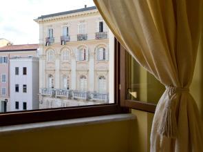 Piazza Azuni 18 Guest House