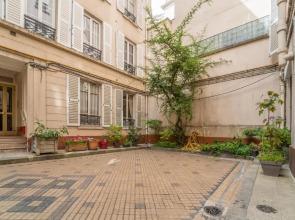 Beautiful 2-bedroom Apartment in South Pigalle