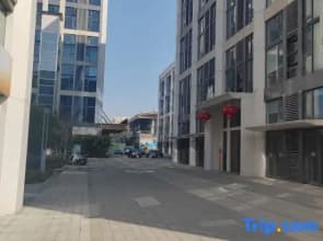 Hailan Movie Apartment (Tianhe Airport Aviation Headquarters Subway Station)