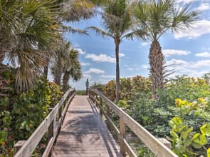Cape Canaveral Escape: Walk to Beach!
