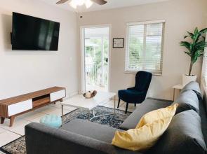 Galleria Apartments by Lowkl