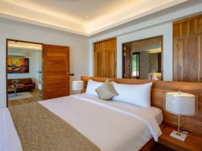 Coconut Grove Villas