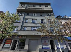 Large 3 bedroom apartment with billiard and view