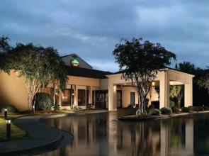 Courtyard Macon