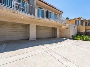 Charming Retreat On West Quince Street 2 Bedroom Condo by RedAwning