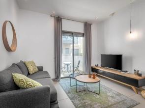 Ben Gurion Area - Modern 2 BDR with balcony