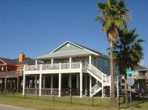 A Hop, A Skip And A Splash 3 Bedroom Home