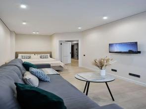 Apartments on 157B Krasnoarmeyskaya street/83-6