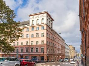 Spacious apartment with sauna & balcony