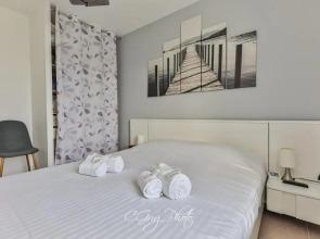 Très jolie maison avec piscine sous dôme