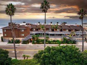 Luxury Oceanfront Condo With Private Beach Access