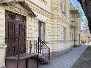 Cozy studio apartment on Broadway