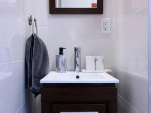 24-17 Renovated Studio Prime Location WD