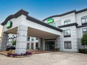 Wingate by Wyndham Lafayette Airport