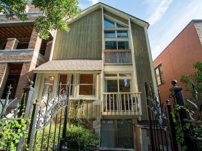 Lincoln Park Suites Operated by Roscoe Village Guesthouse