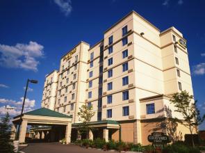 Courtyard by Marriott Toronto Airport