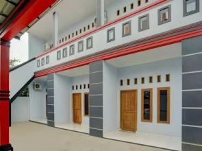 Azka Homestay Syariah by OYO Rooms