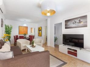 Mit House Latina En Madrid